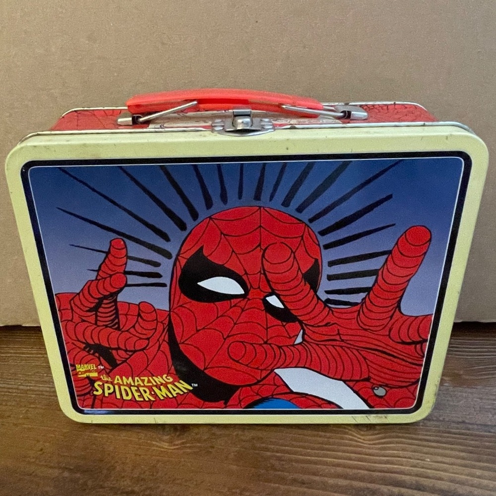 Vintage The Amazing Spider-Man 1998 Comic Style Metal Carry All Tin Lunch Box